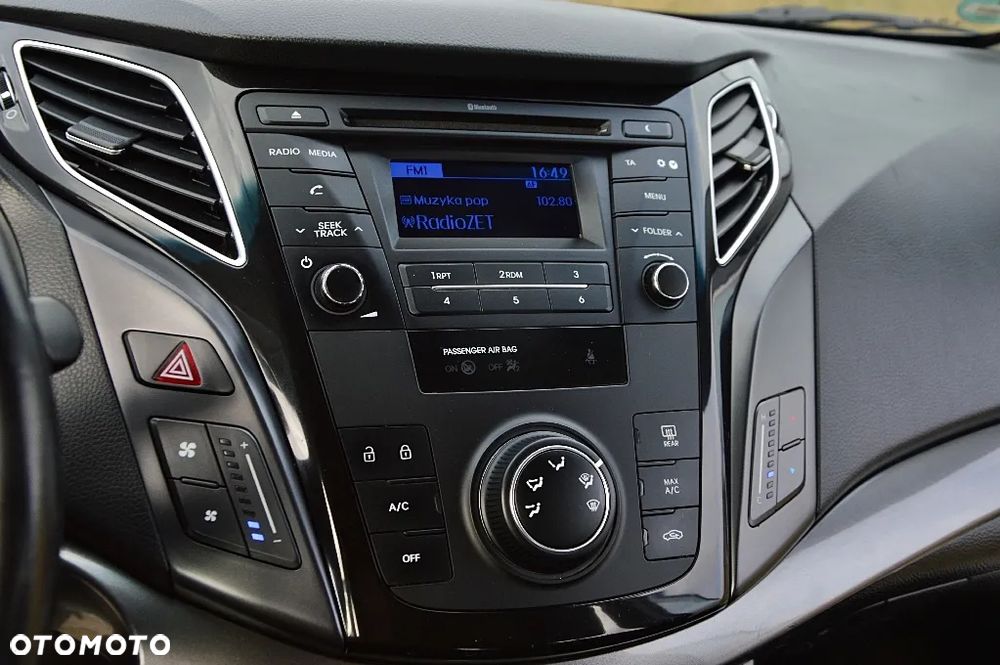 Hyundai i40 Kombi blue 1.6 Family - 17