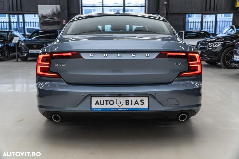 Volvo S90 D4 Geartronic Momentum Pro - 26