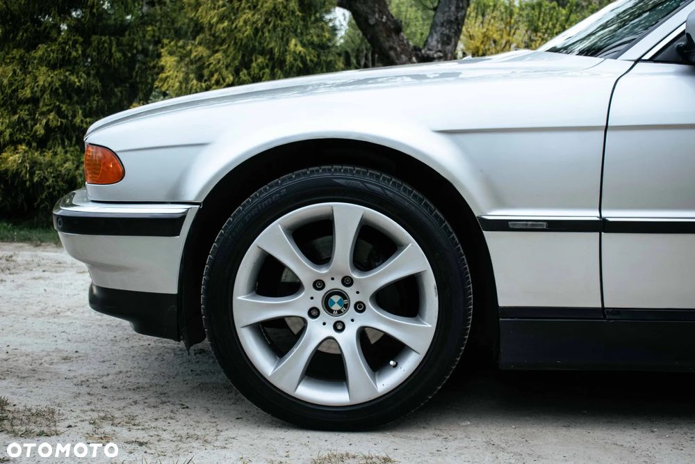 BMW Seria 7 - 28