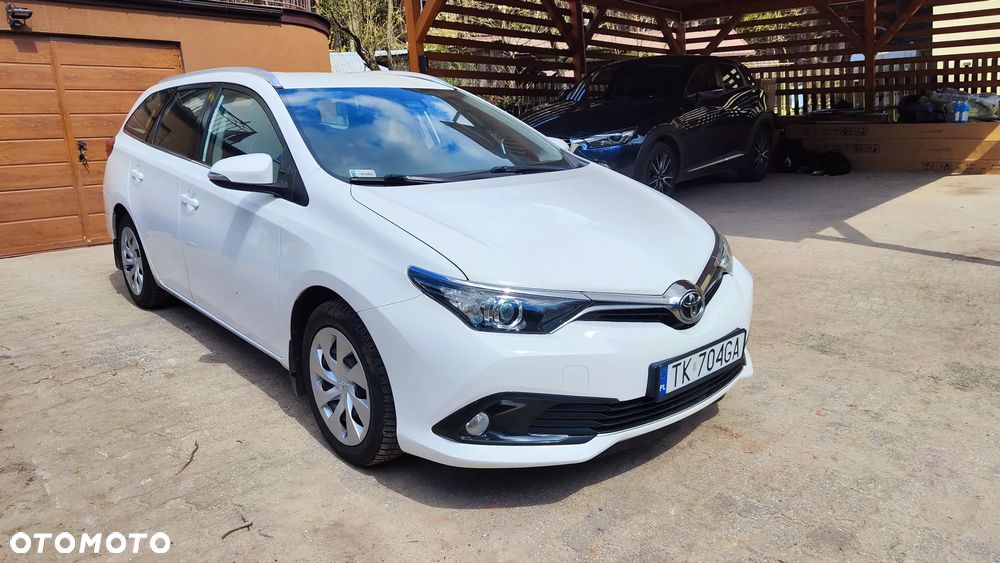 Toyota Auris - 1