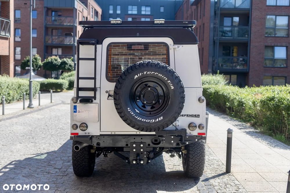 Land Rover Defender 2.2 TD4 E - 17