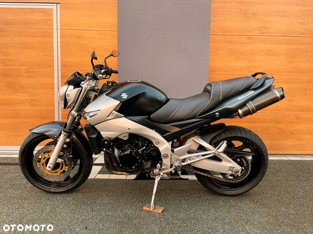 Suzuki GSR - 5