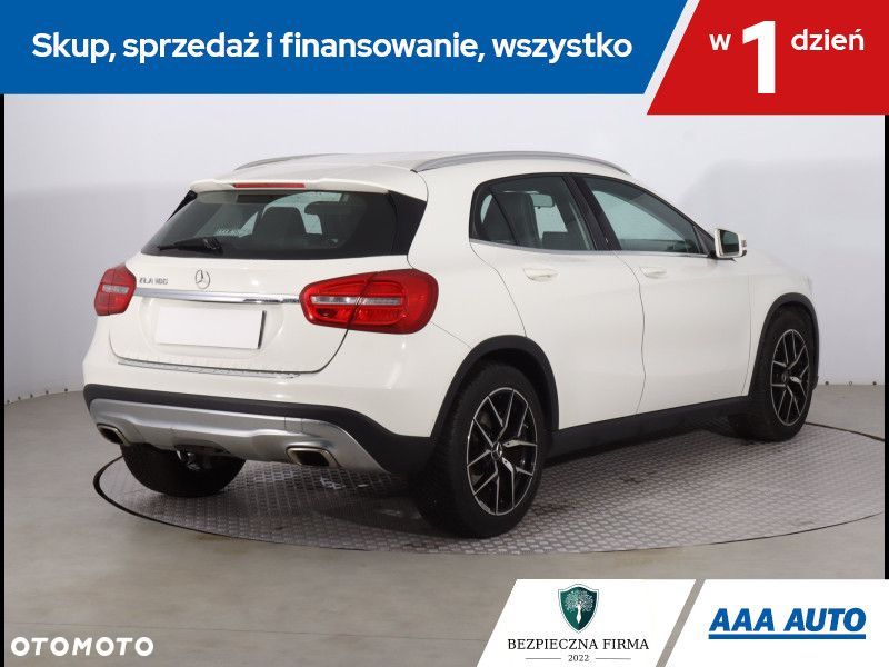 Mercedes-Benz GLA - 6