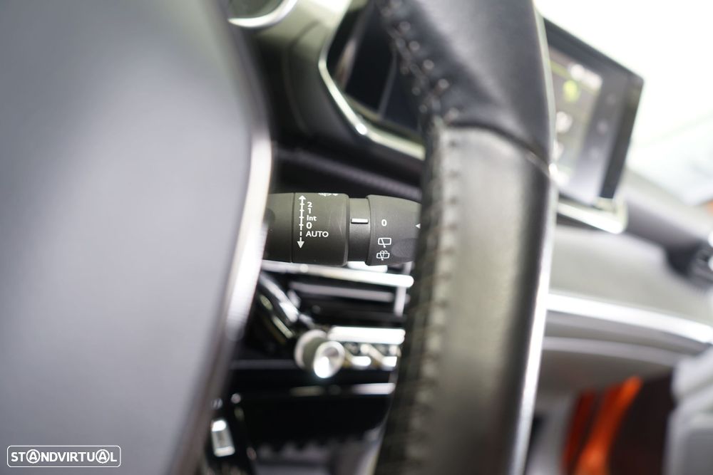 Peugeot 2008 1.2 PureTech Allure Pack - 26