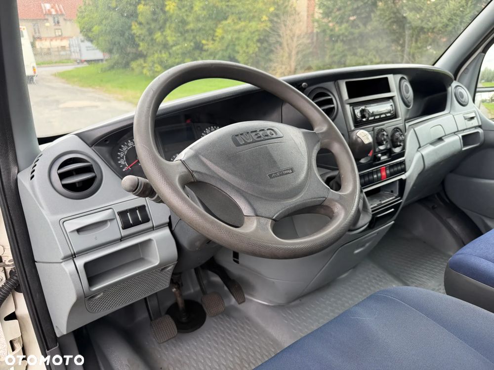 Iveco 50C15 * 3.0 / 150KM * Skrzyniowe * Koła bliźniacze * Rozstaw osi: 3.75m* - 25