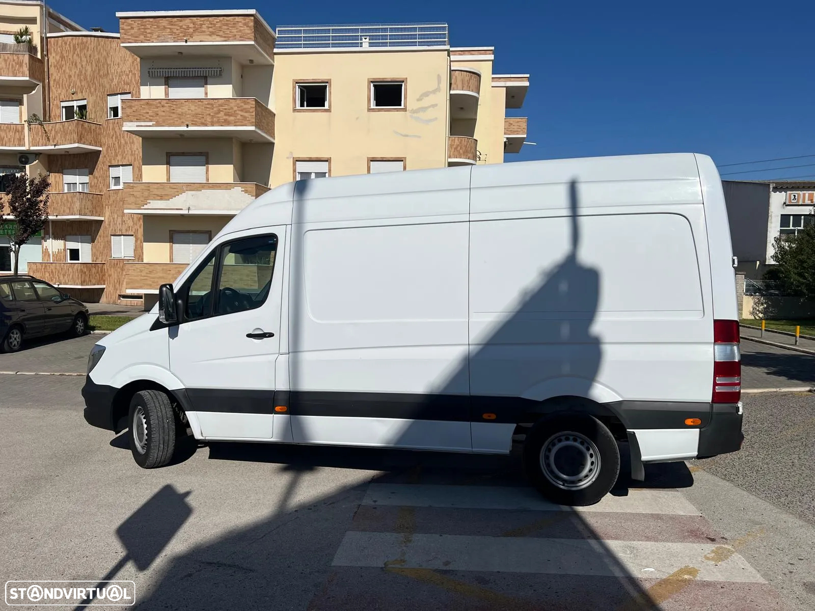 Mercedes-Benz Sprinter - 11