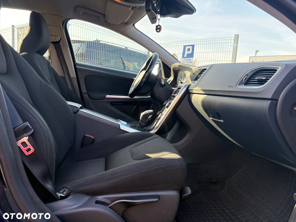 Volvo V60 D4 Geartronic Kinetic - 24