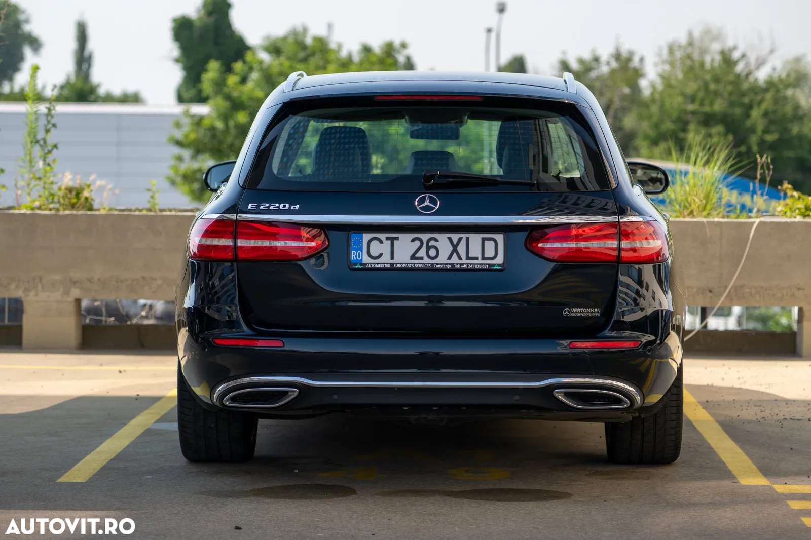 Mercedes-Benz E 220 d T 9G-TRONIC Avantgarde - 4