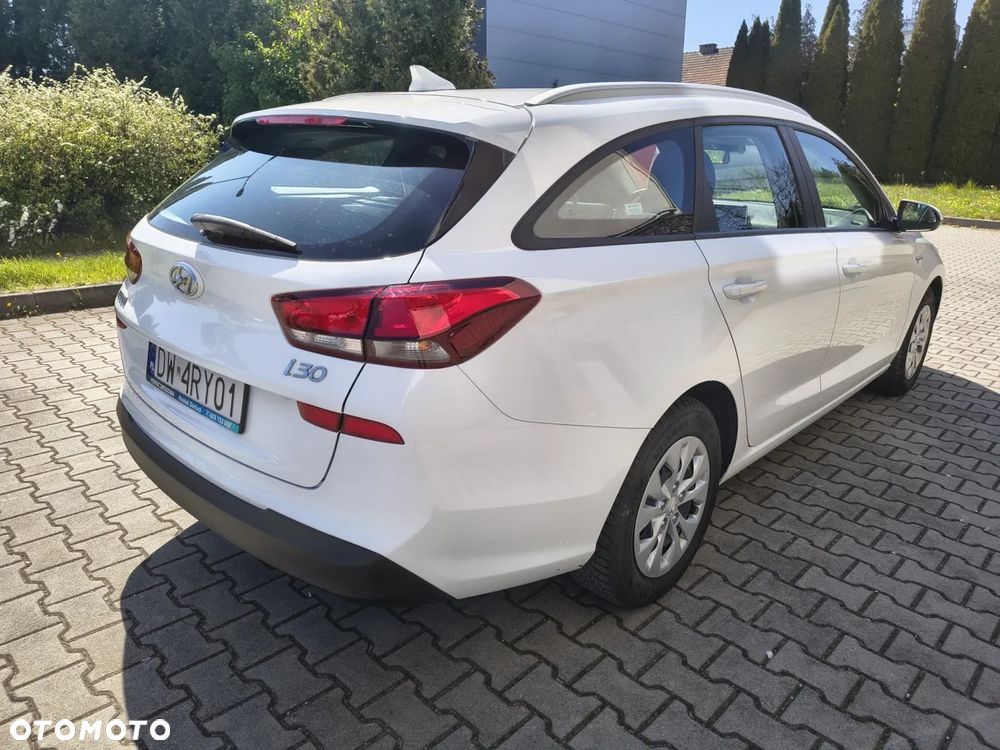 Hyundai i30 1.5 DPI Classic + - 4