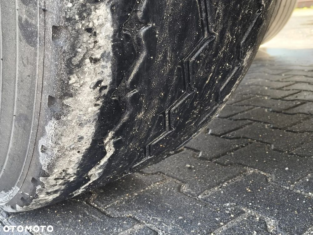 Benalu WYWROTKA 56m3 ALUMINIOWA / OSIE MERCEDES/OŚ PODNOSZONA / DRZWI / SZYBER ZBOŻOWY - 13