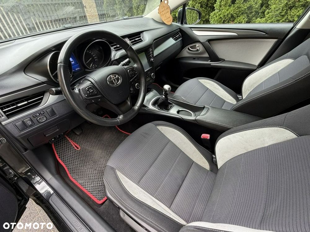 Toyota Avensis - 13