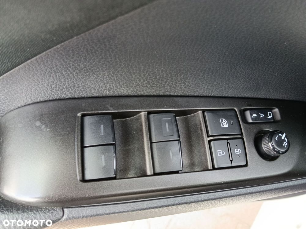 Toyota Camry 2.5 Hybrid Comfort CVT - 17