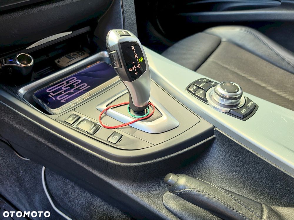 BMW Seria 3 318d Modern Line - 19