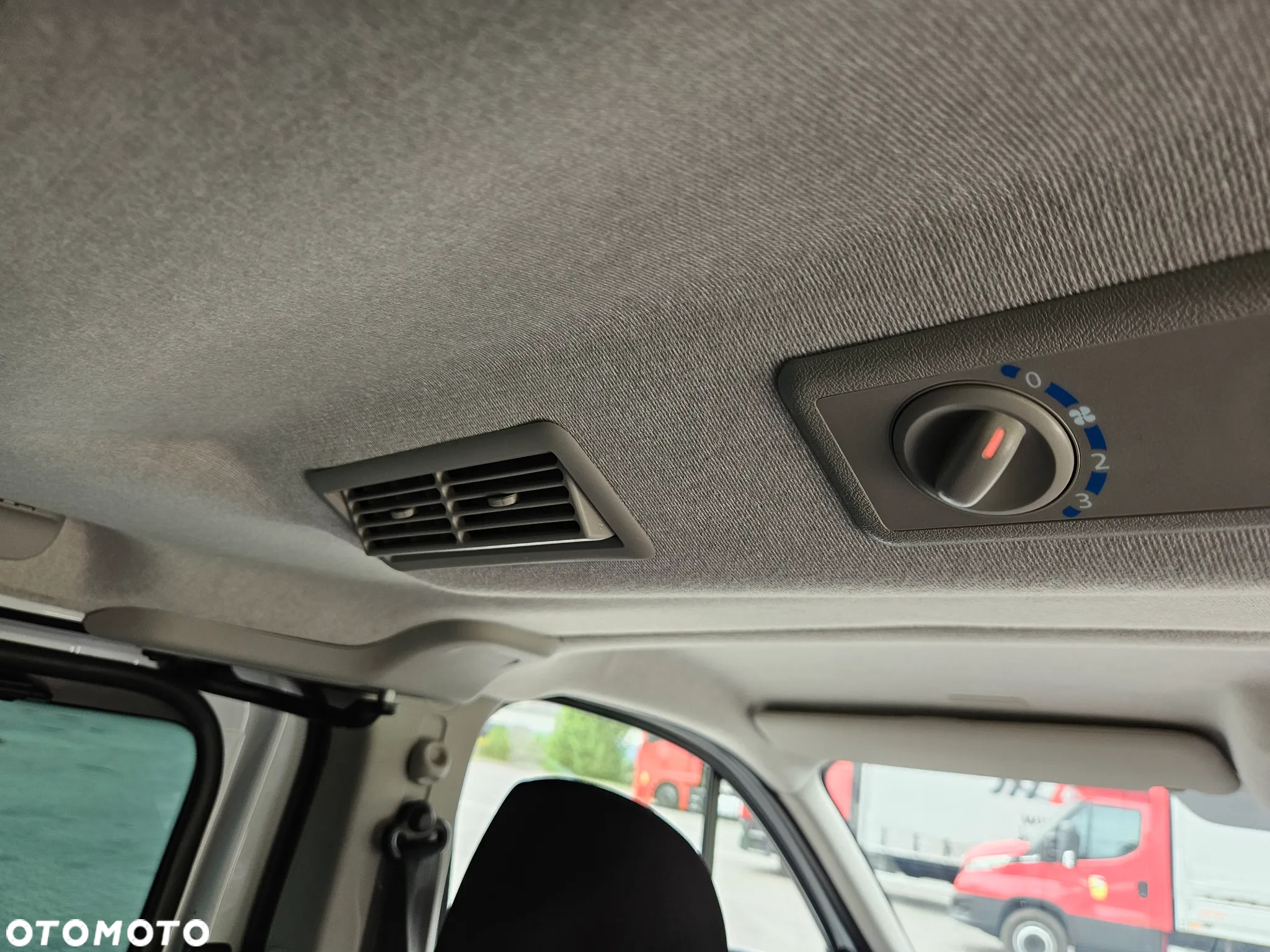 Renault Trafic - 10