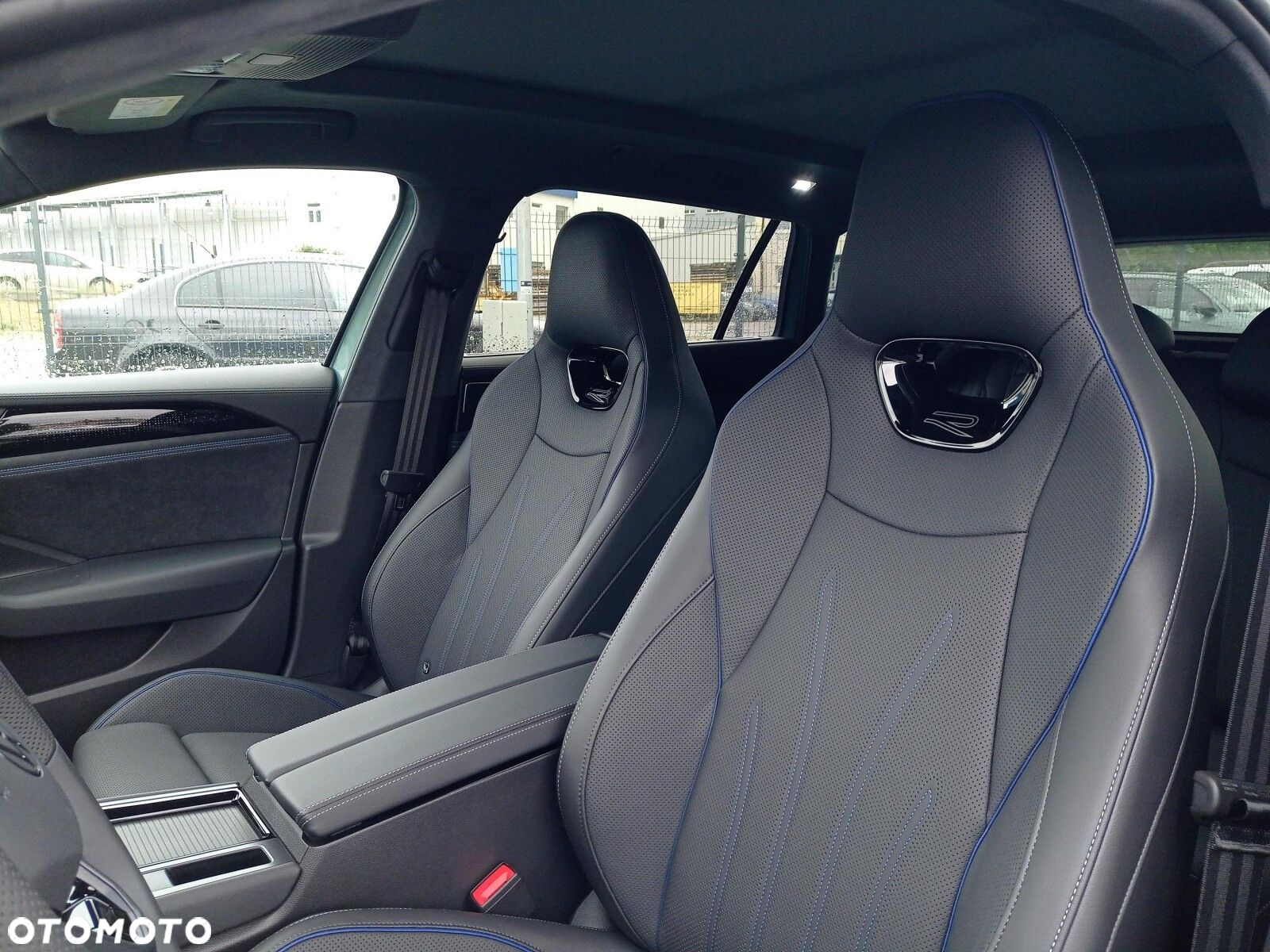Volkswagen Passat - 11