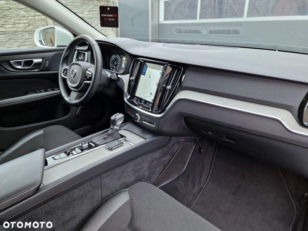 Volvo V60 Cross Country D4 AWD Geartronic - 24