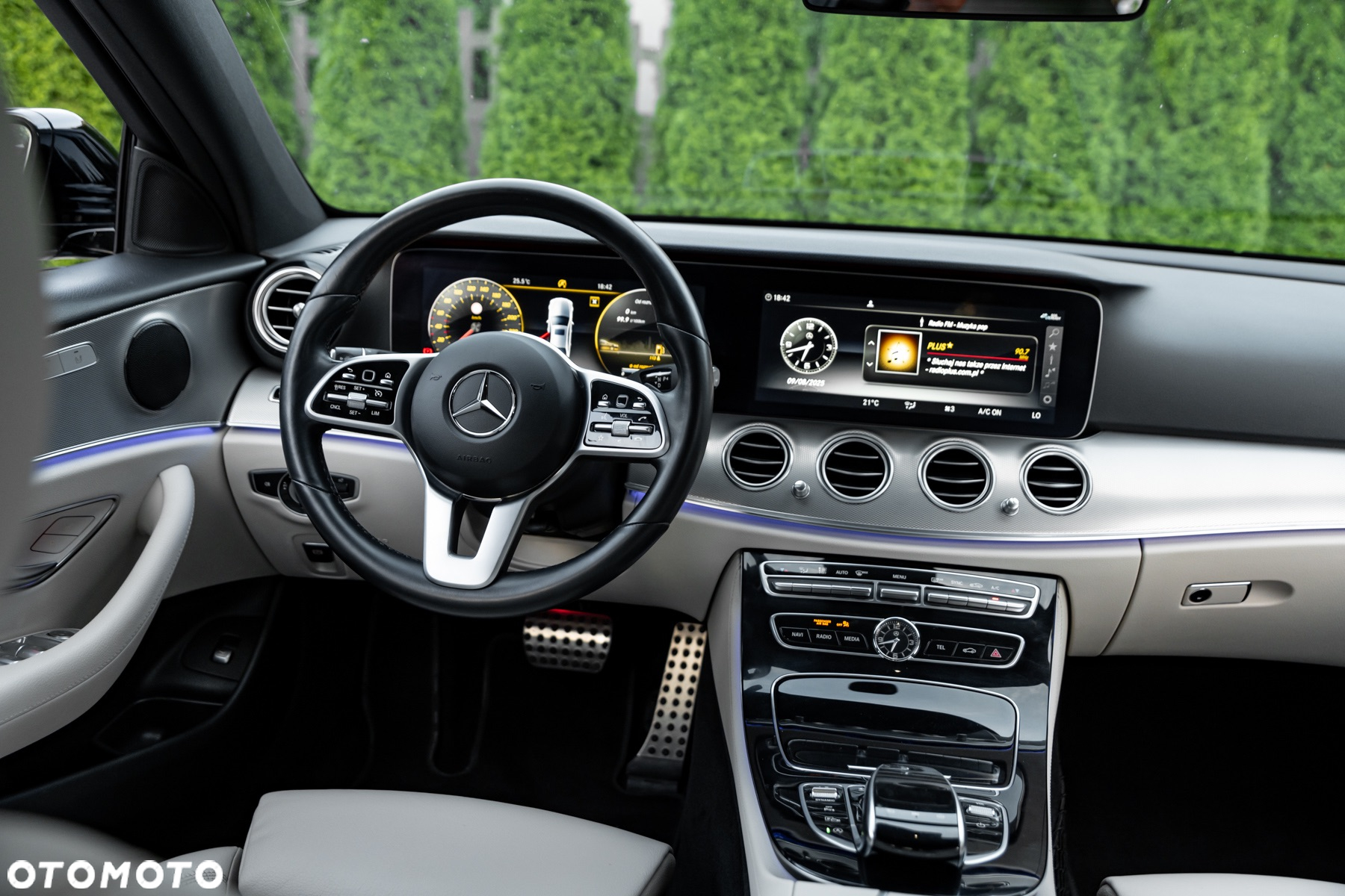 Mercedes-Benz Klasa E 200 4Matic 9G-TRONIC - 30