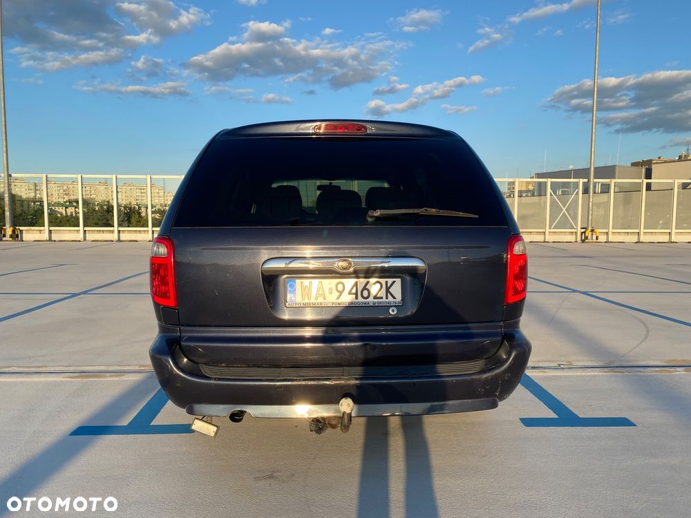 Chrysler Town & Country 3.3 LX - 7