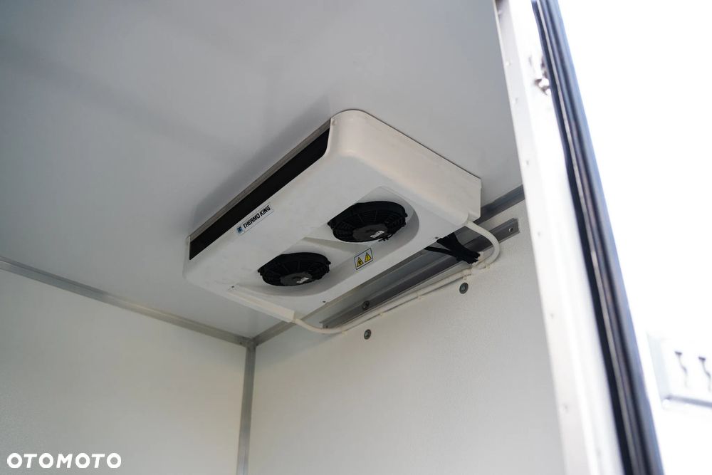 Mercedes-Benz Sprinter - 19