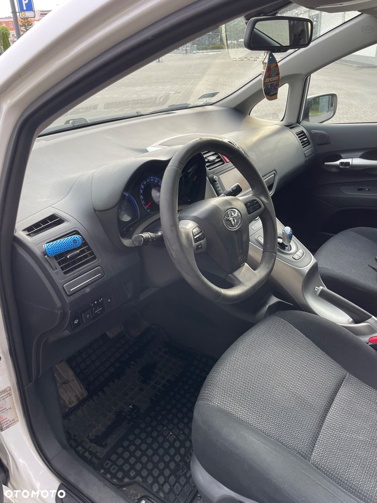 Toyota Auris - 5
