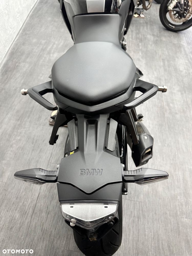 BMW F - 23