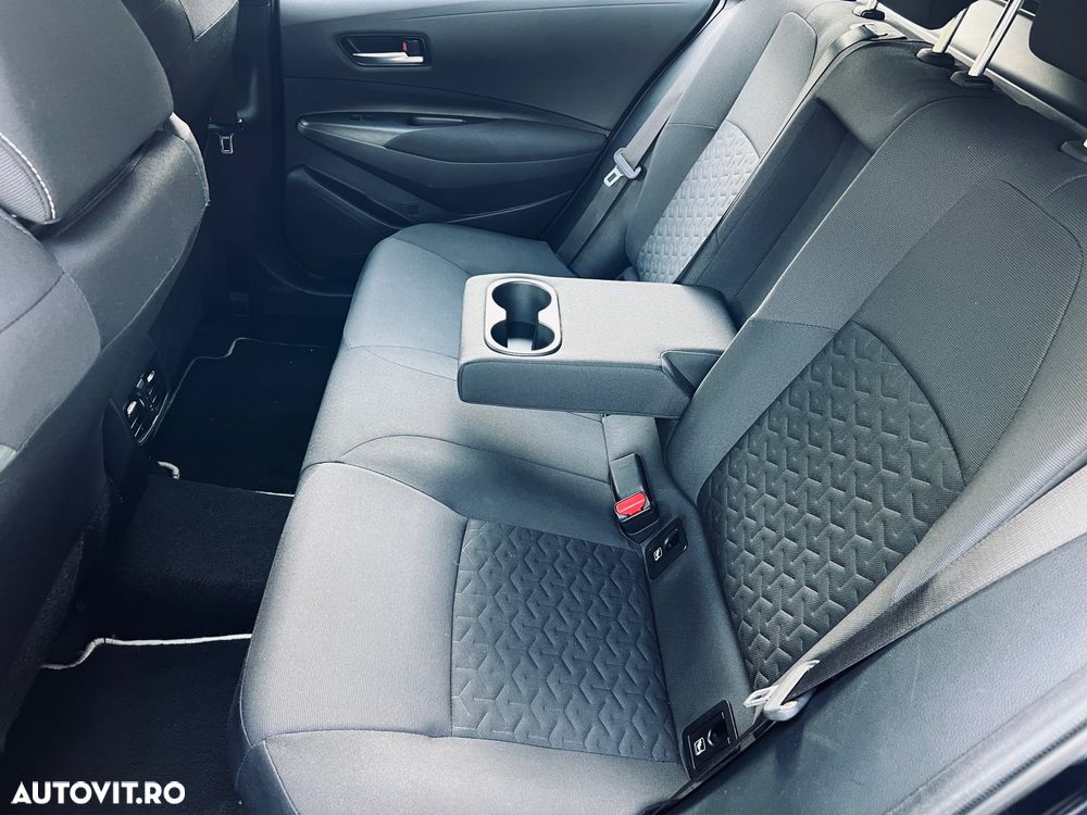 Toyota Corolla 1.8 Business Edition - 11
