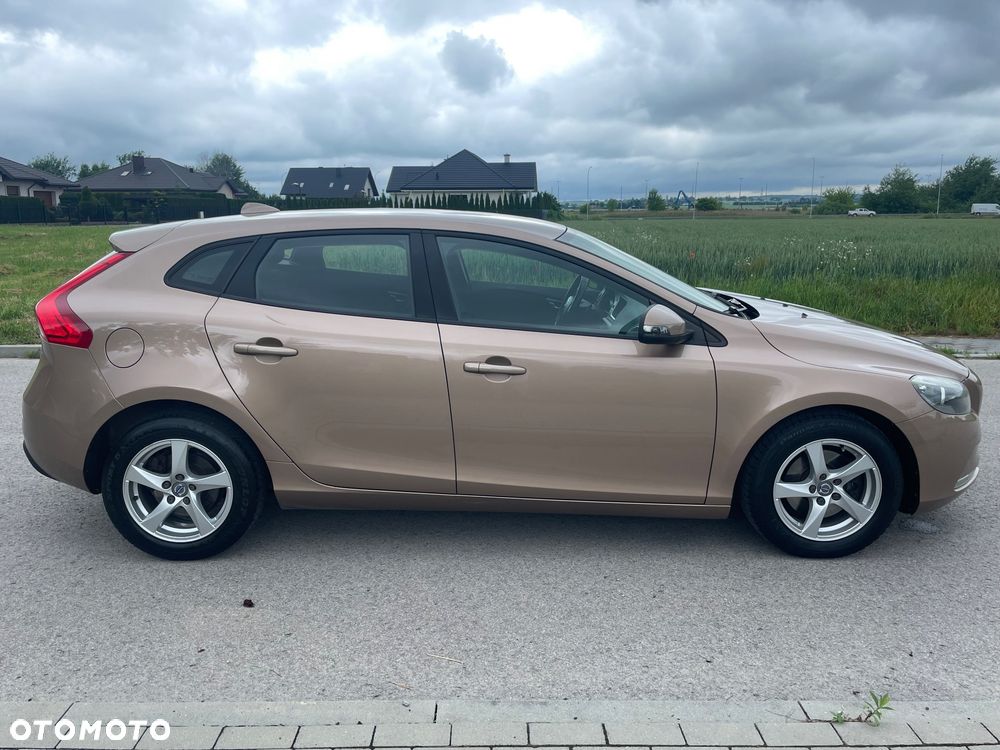 Volvo V40 D2 Momentum - 29
