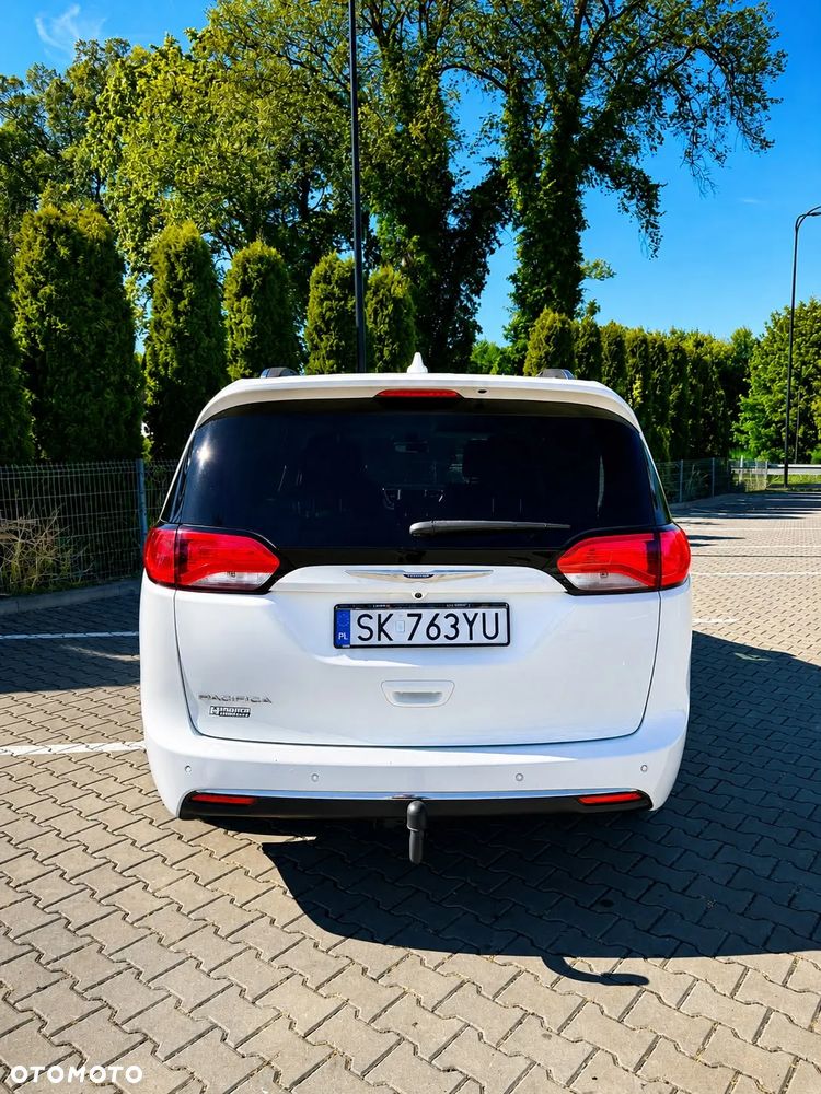 Chrysler Pacifica - 6