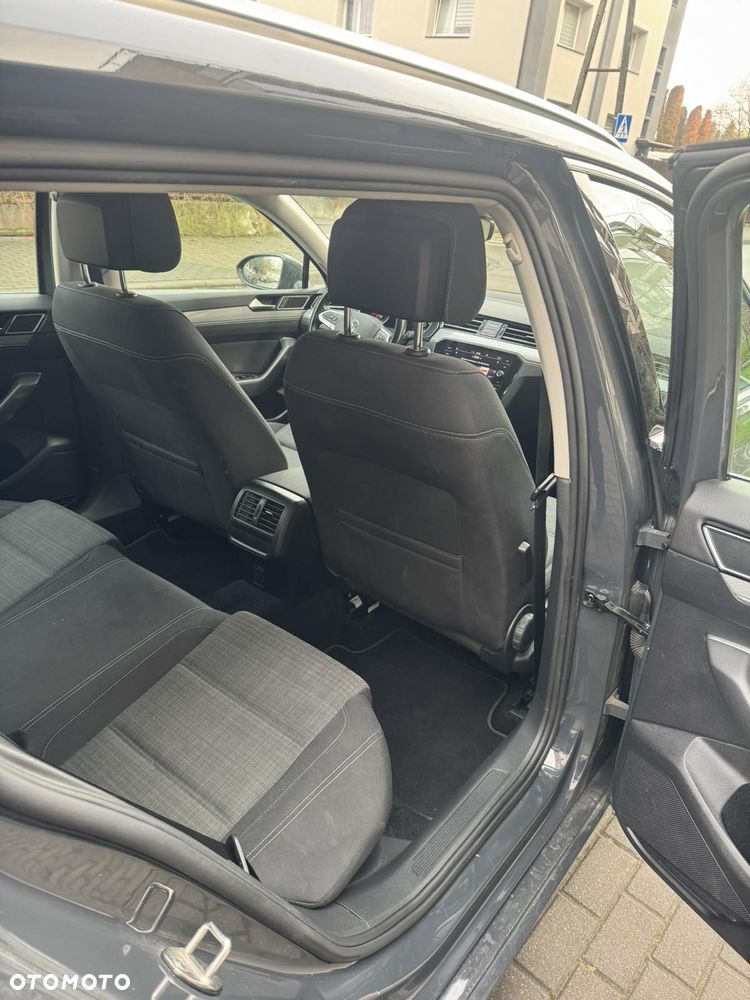 Volkswagen Passat 2.0 TDI SCR DSG Business - 22