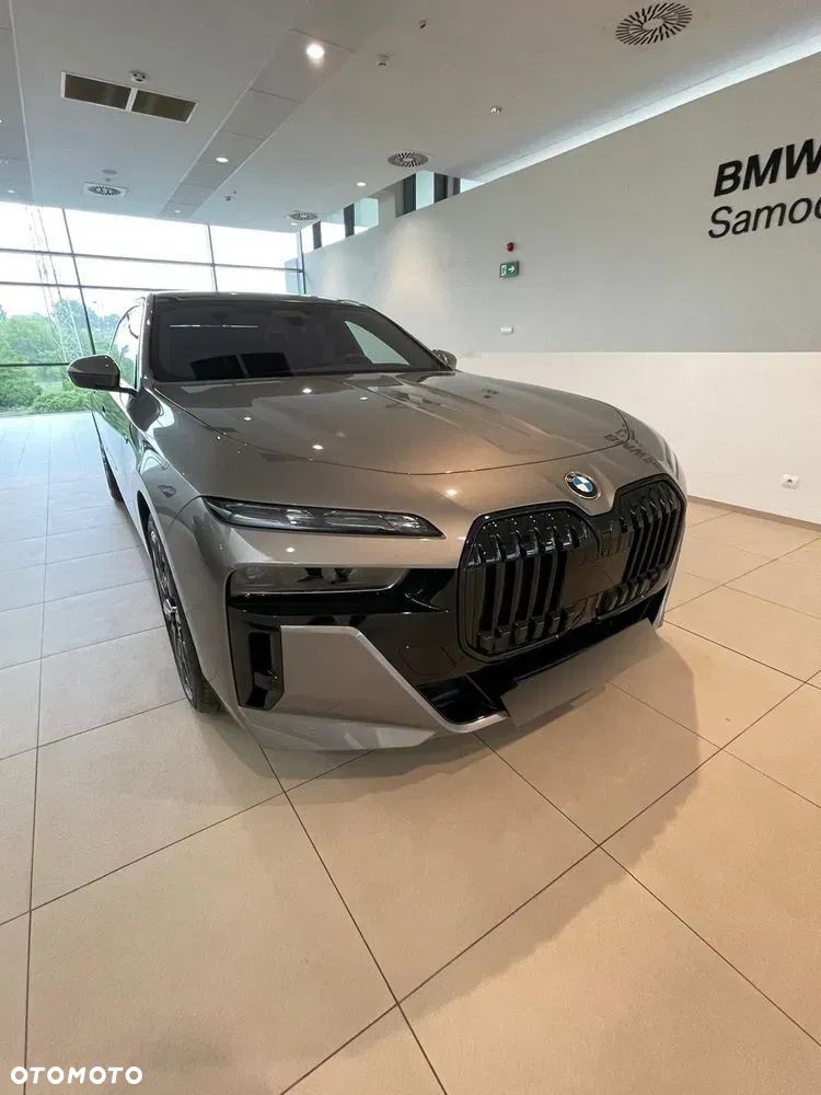 BMW Seria 7 740d xDrive sport - 5
