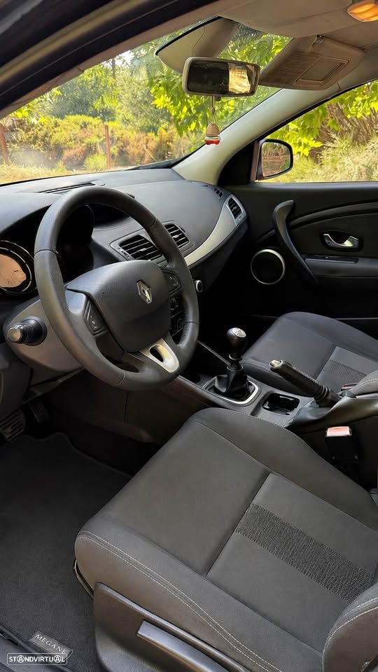 Renault Mégane 1.5 dCi Dynamique S - 4