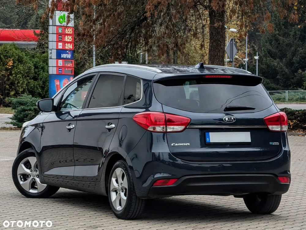 Kia Carens - 12