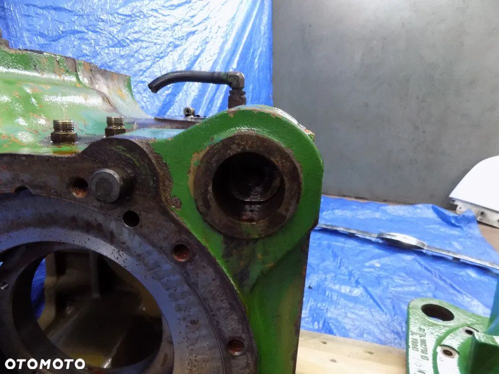 obudowa tylnego mostu tył L78574 john deere 6300 6100 6200 6400 - 9