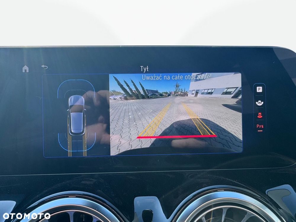 Mercedes-Benz EQA - 23