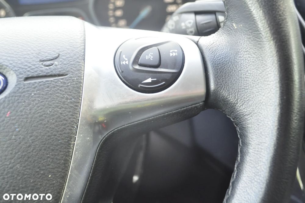 Ford Kuga 1.6 EcoBoost 2x4 Titanium - 15