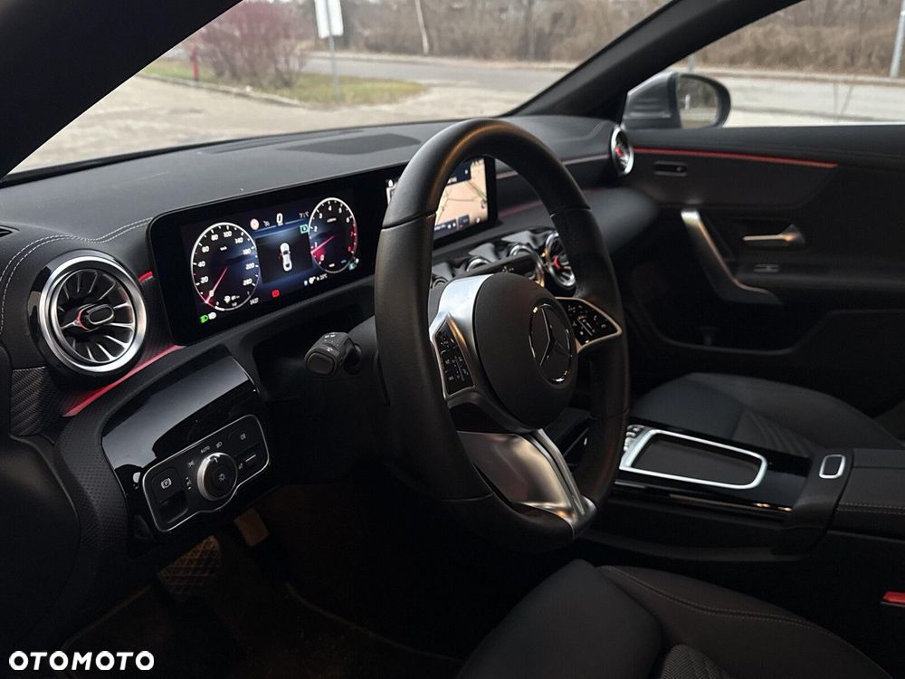 Mercedes-Benz CLA 180 Progressive 7G-DCT - 14