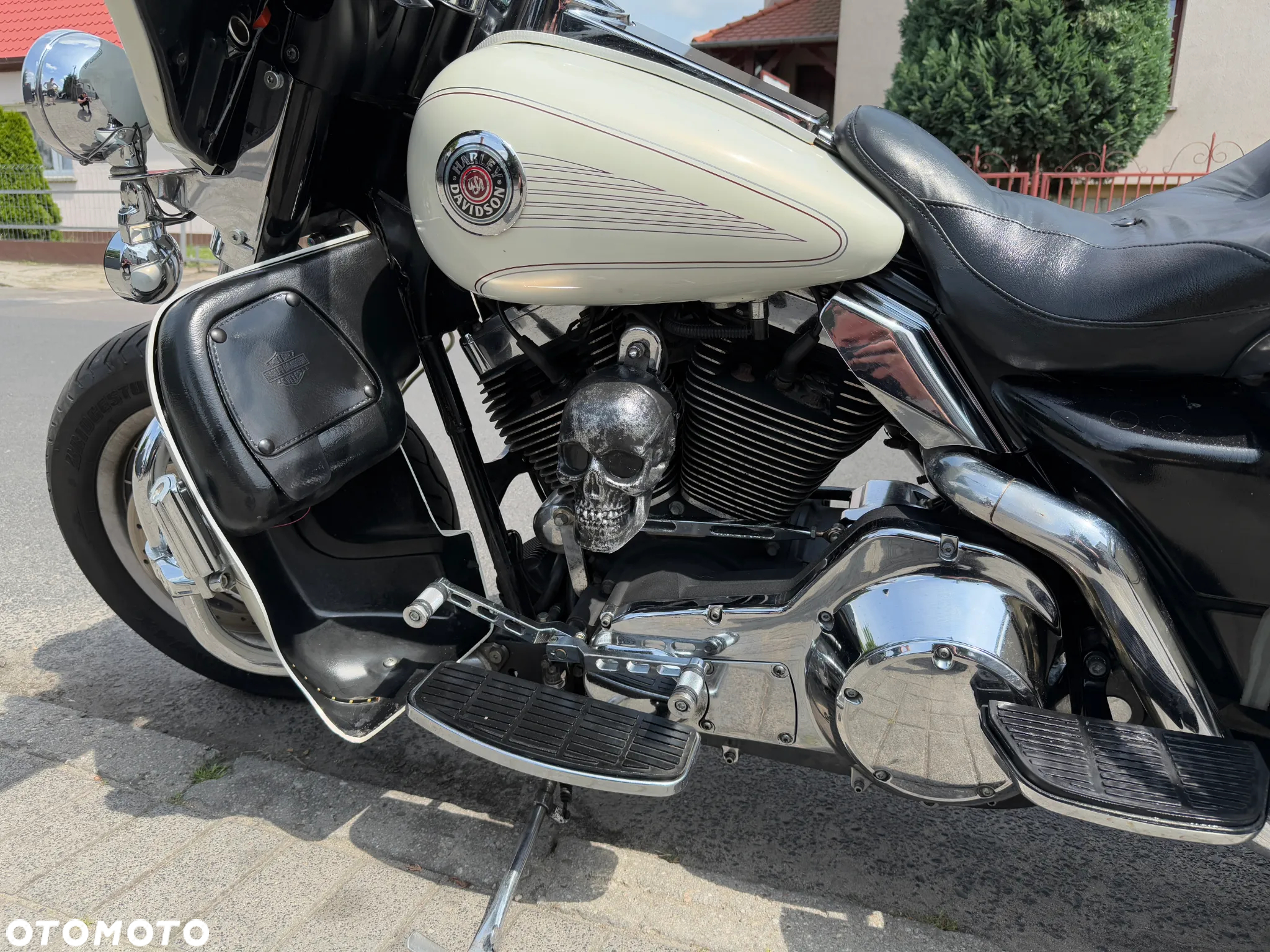 Harley-Davidson FLH Electra Glide - 19