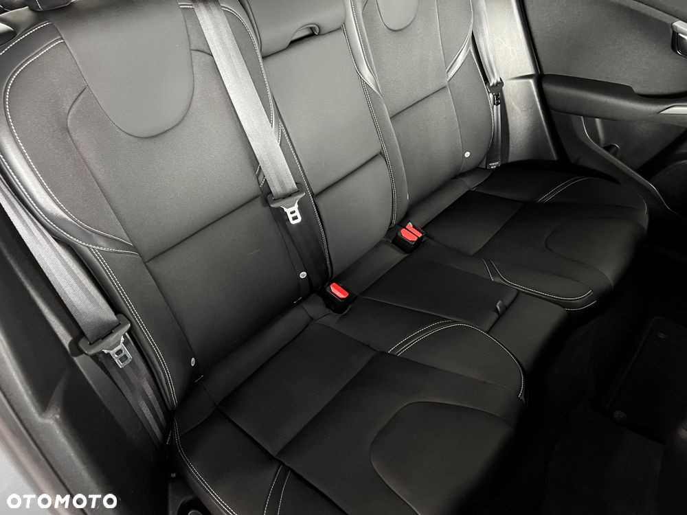 Volvo V40 - 31