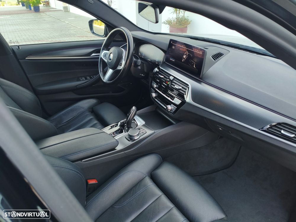 BMW 530 e Pack M - 13