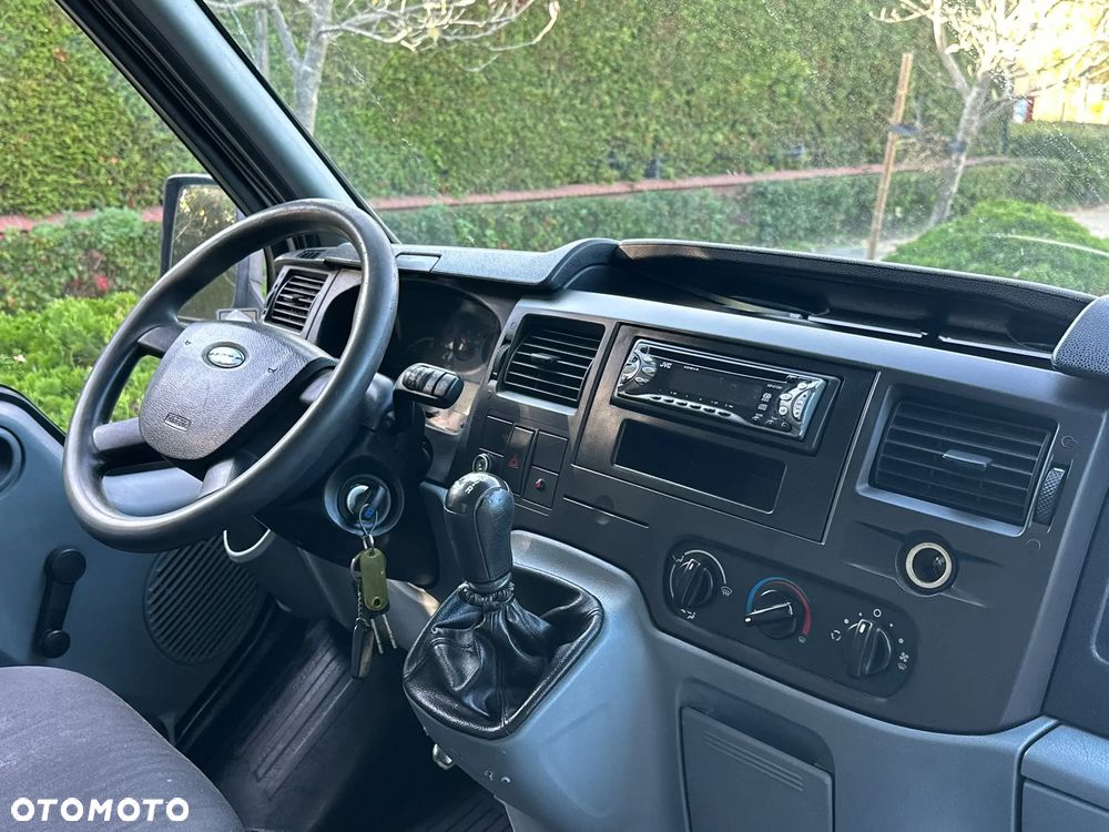 Ford Transit - 10