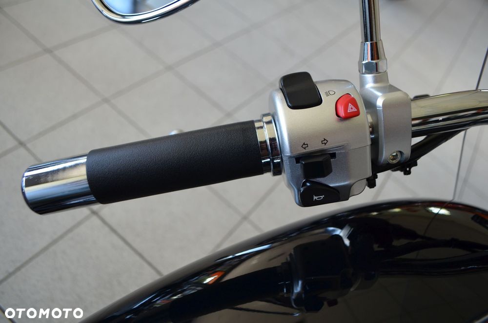 Suzuki VL 800 Volusia - Boulevard C50 - 35