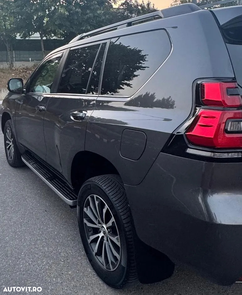 Toyota Land Cruiser - 28