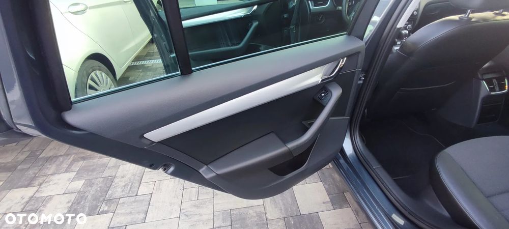 Skoda Octavia 2.0 TDI Ambition - 11