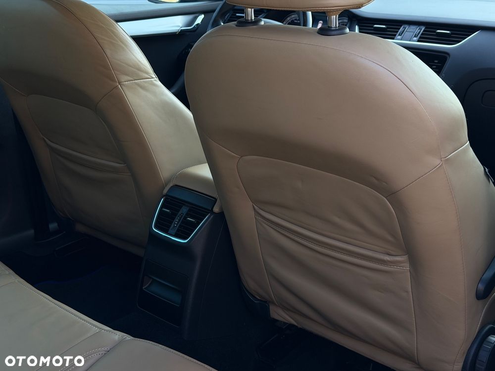 Skoda Octavia 1.6 TDI DSG Premium Edition - 28