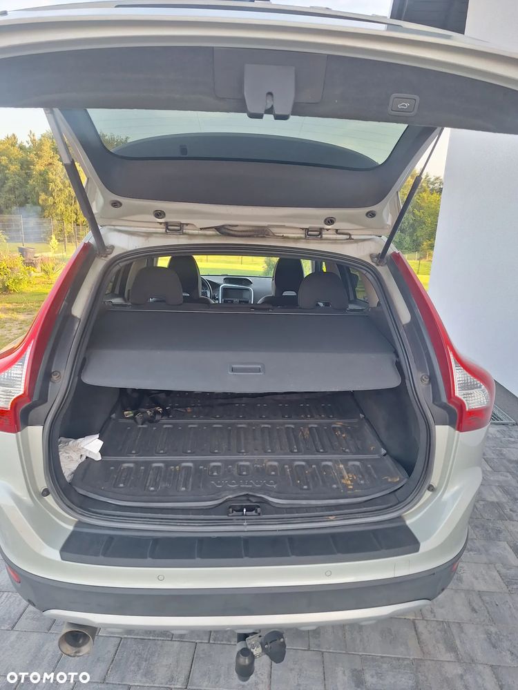 Volvo XC 60 2.4D Momentum - 11