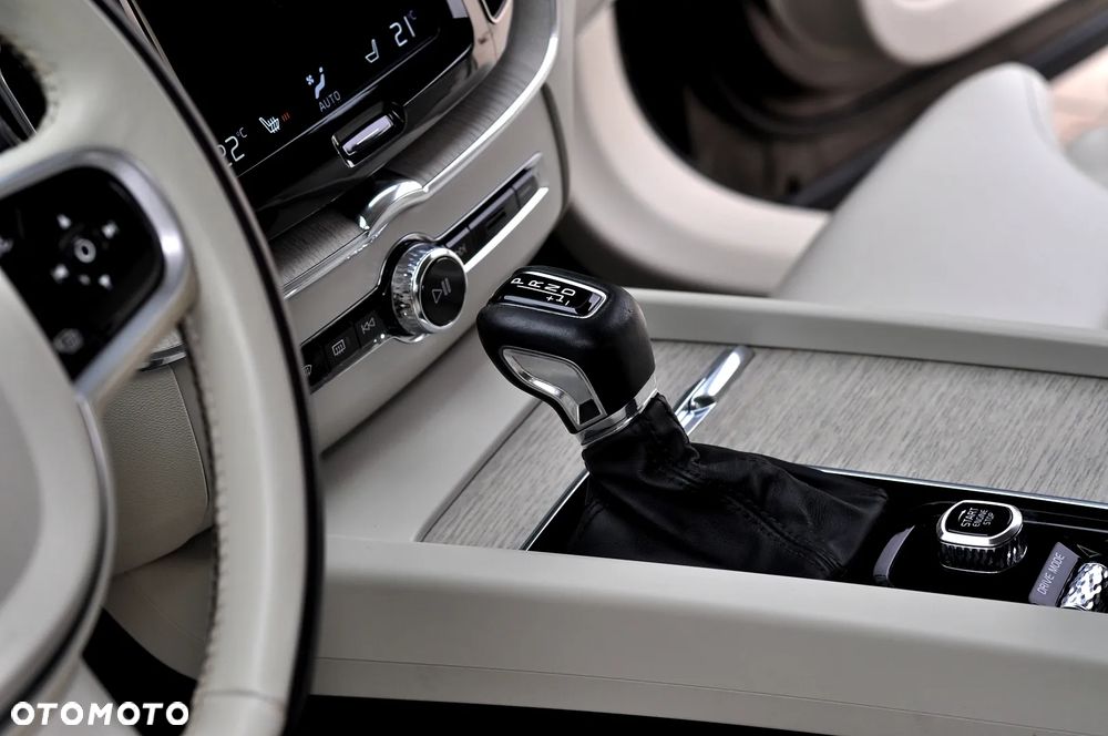 Volvo XC 60 D4 Inscription - 32