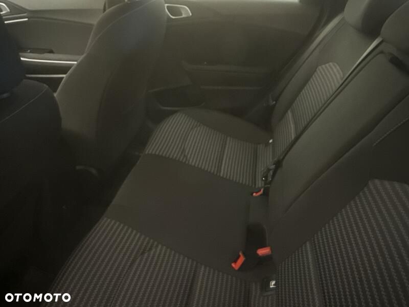 Kia Ceed 1.5 T-GDI M - 21