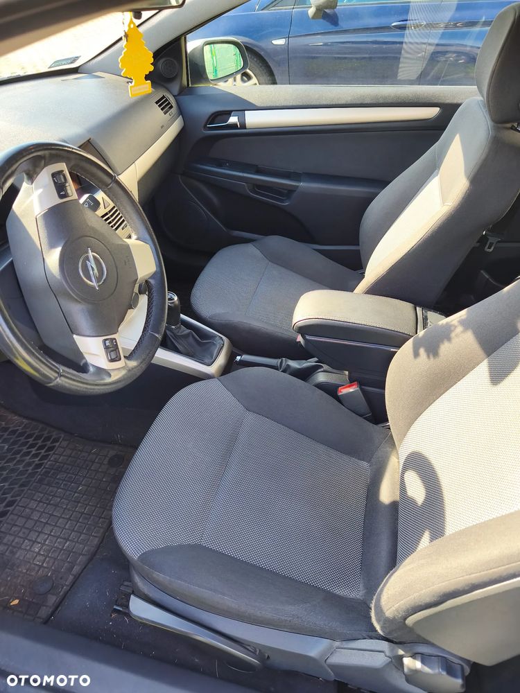 Opel Astra 1.6 Essentia - 13