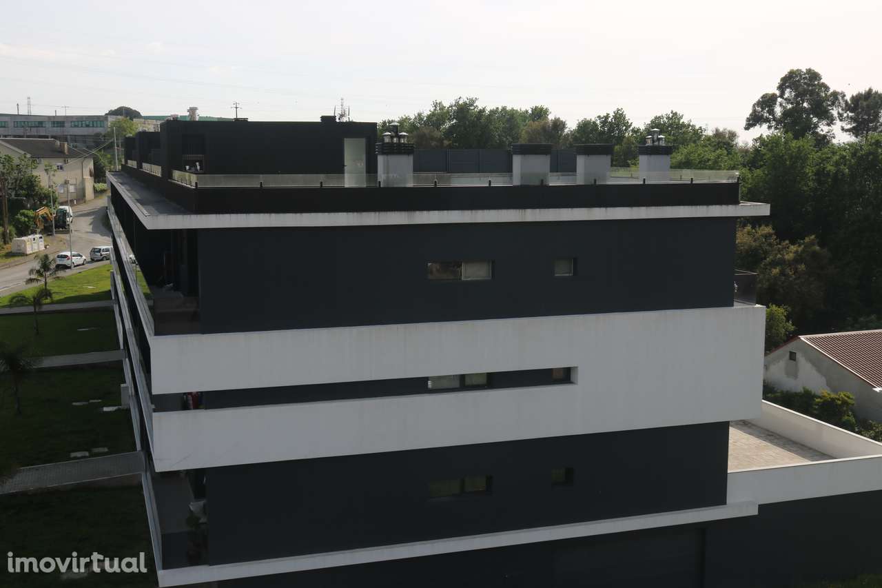 Apartamento T3 Novo com Varanda e Garagem - Grande imagem: 4/41