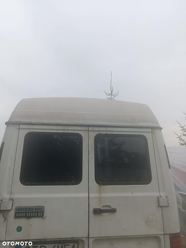 Mercedes-Benz MB 100D - 4